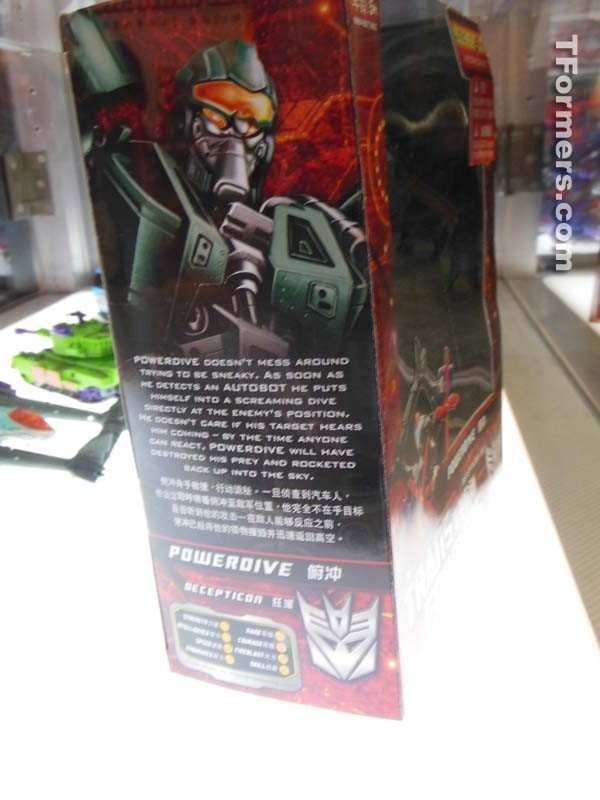 Sdcc 2012 Toys R Us Transformers Generations Asia Exclusive Powerdive  (59 of 141)